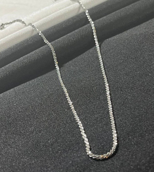 Fine Twist Necklace